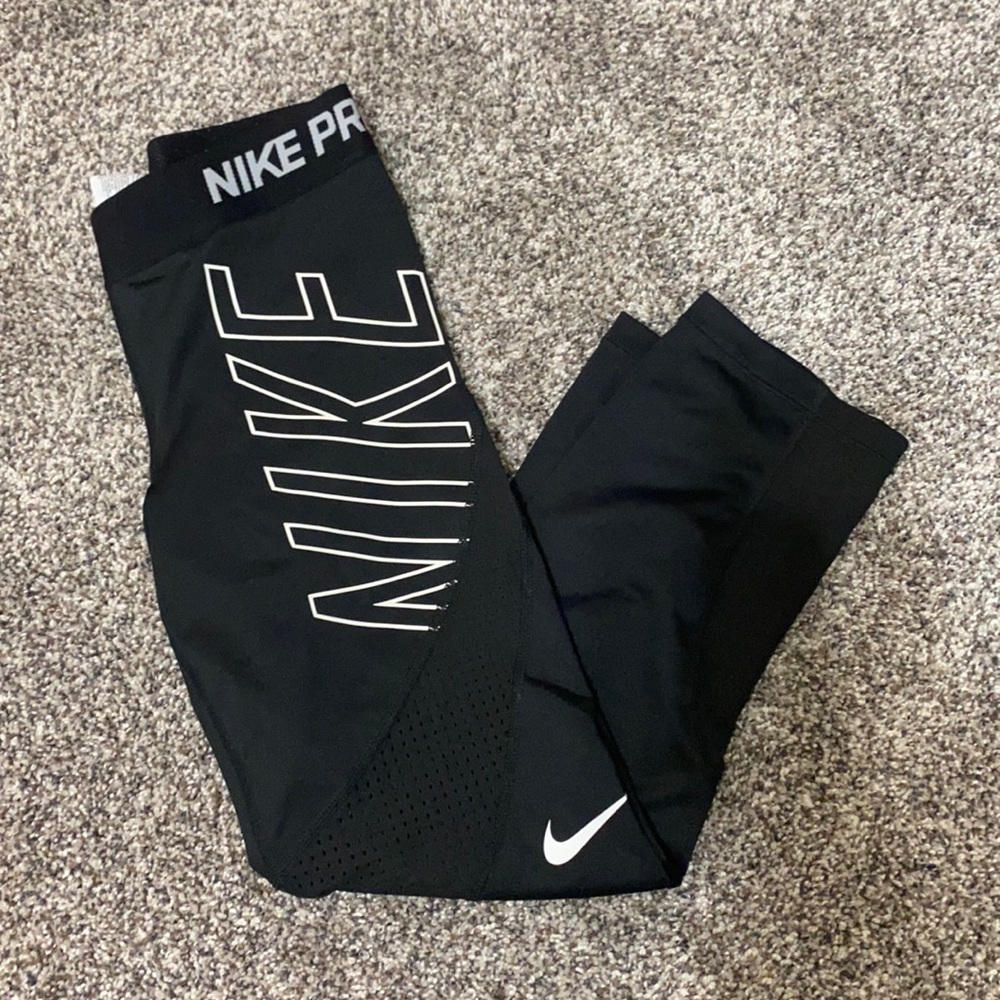 Nike Pro Capri workout pant